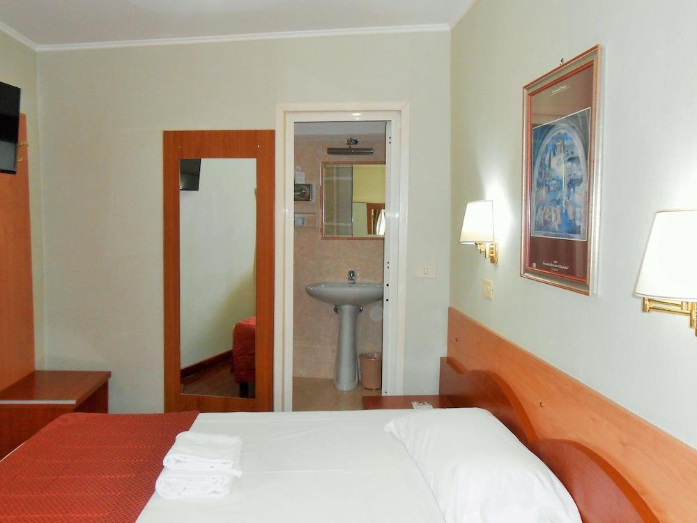 Hotel Riviera Fiumicino Exterior photo