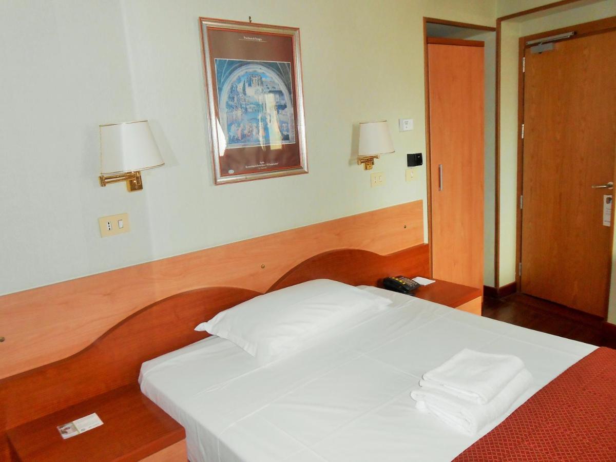 Hotel Riviera Fiumicino Exterior photo